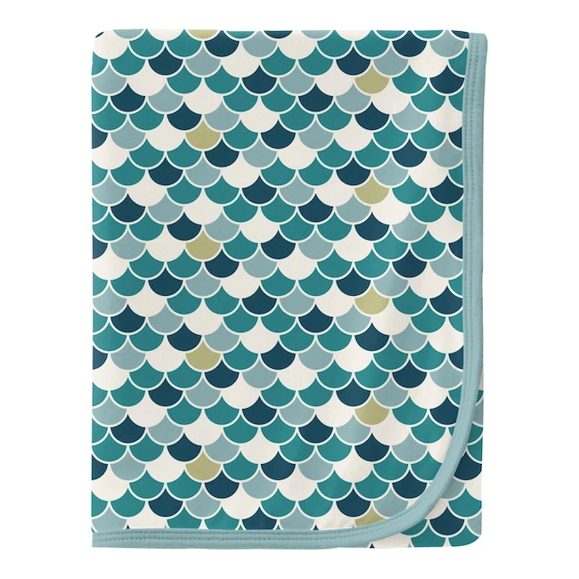 PRINT SWADDLING BLANKET IN LAGOON SCALES 3 PRINT SWADDLING BLANKET IN LAGOON SCALES